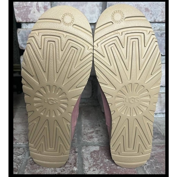 UGG Women Classic Zip Mini Boot Shell Size 8 brand new - Picture 6 of 9